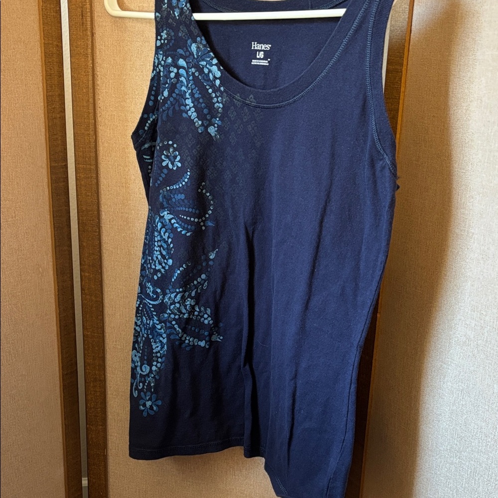FINAL MARKDOWN Hanes Women's Dark Blue Patterned Tank Top Large